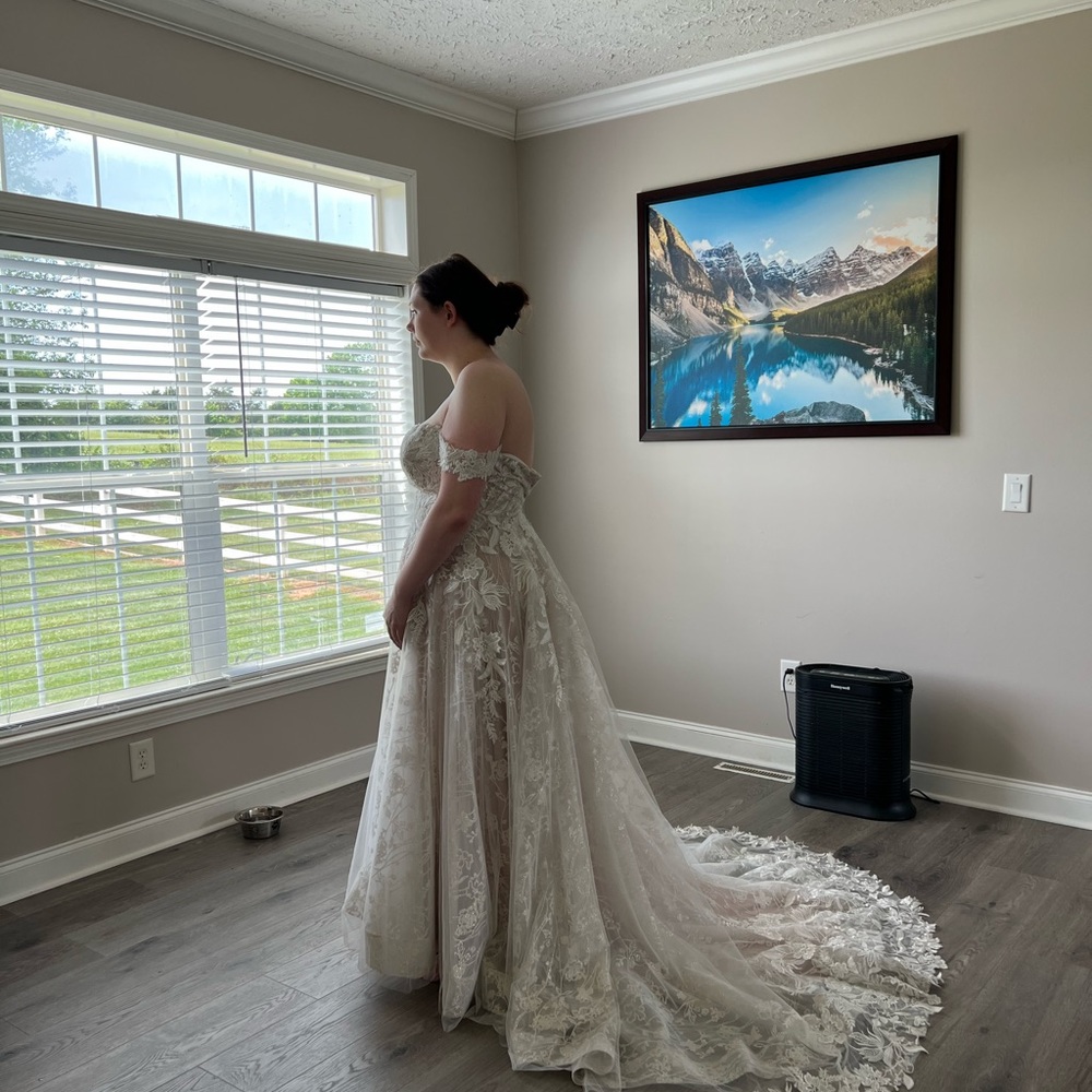 This beautiful dress was my wedding dress! You will look like a princess!